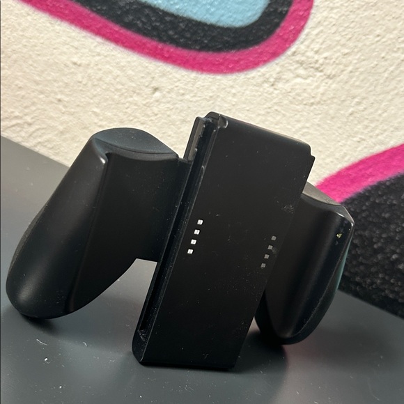 Nintendo Joy-Con Controllers - Blue and Yellow - Picture 3 of 6